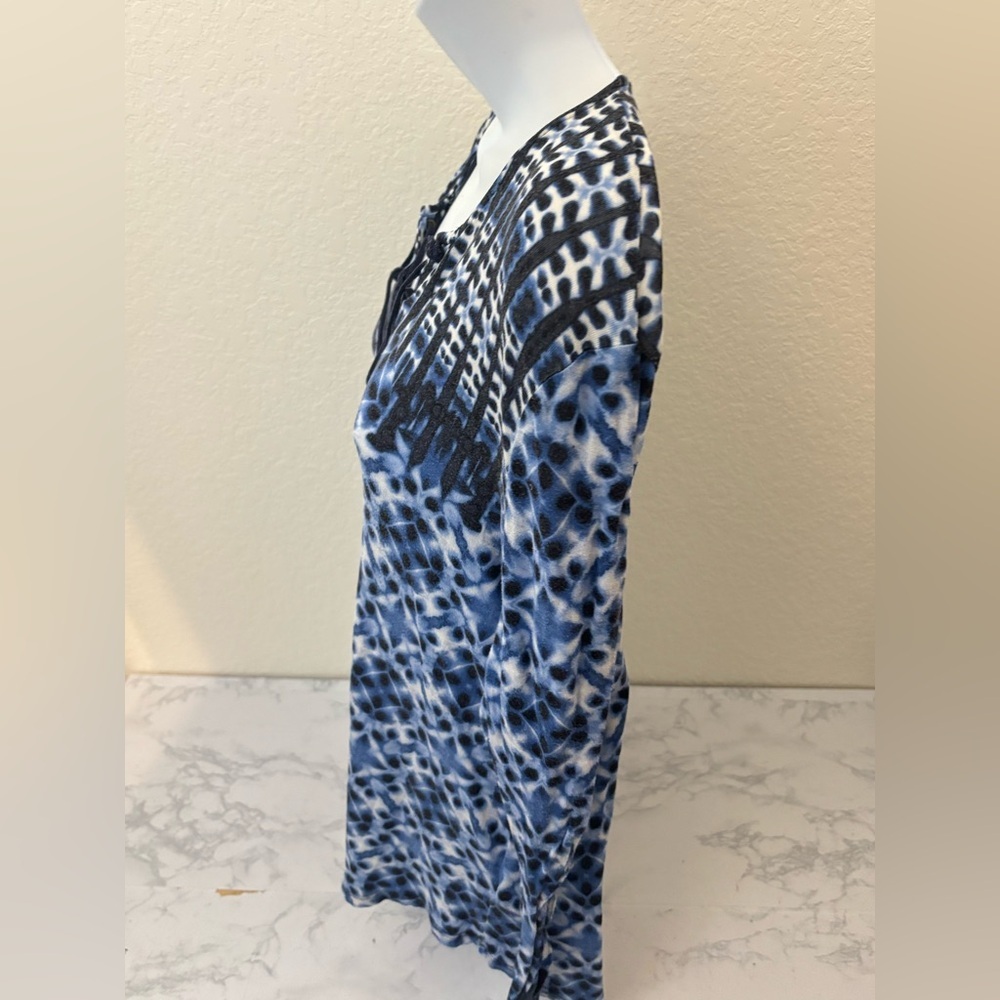 NYDJ Women's Geometric Print Dolman Sleeve Blouse Size M Flowy Boho Blue​ - Picture 2 of 4